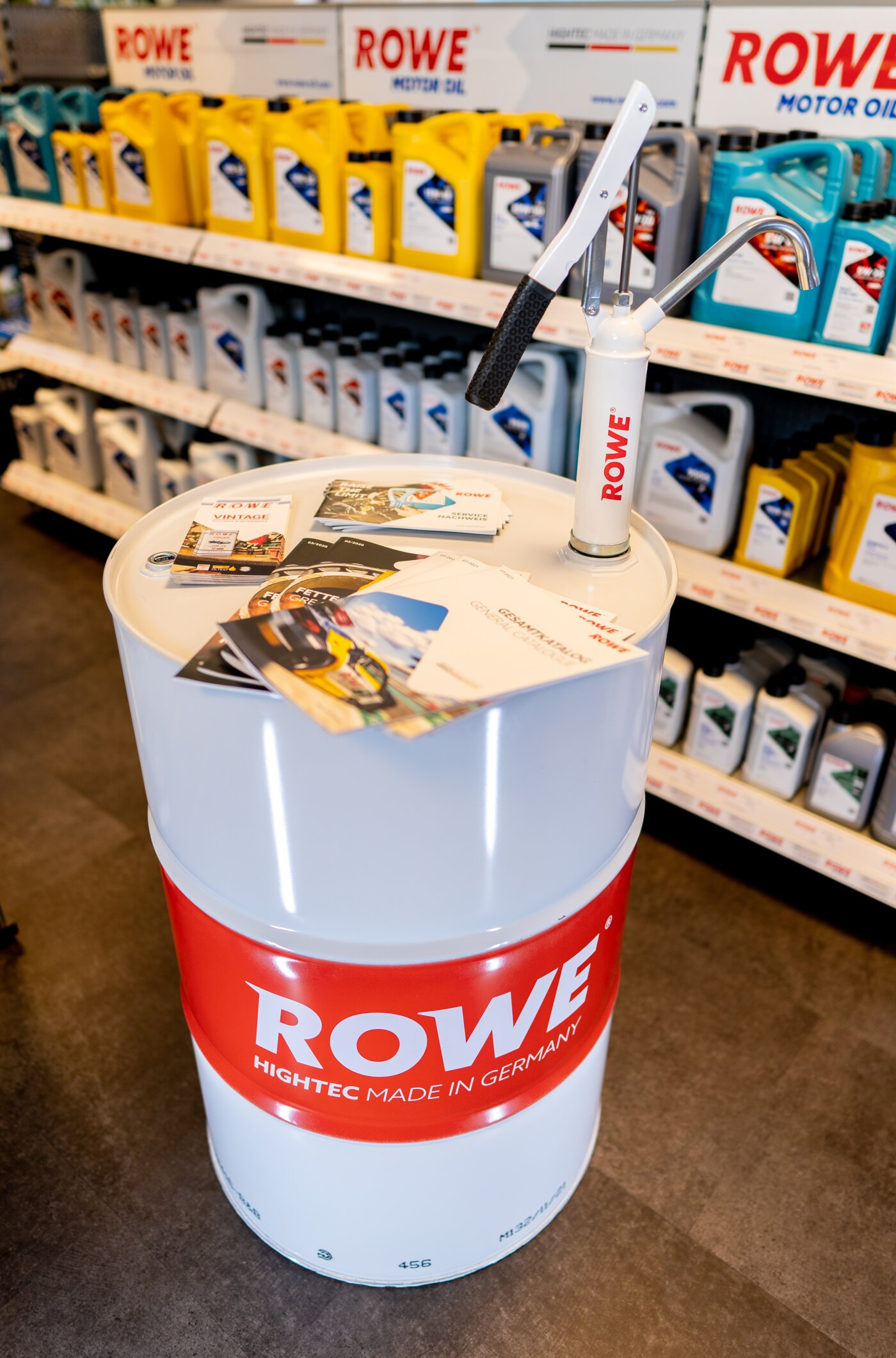 ROWE engine and motor oils, gear and transmission oils and lubricants ...